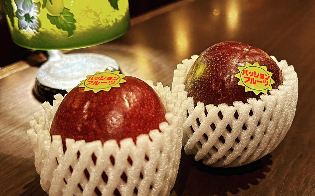 パッションフルーツ追熟中