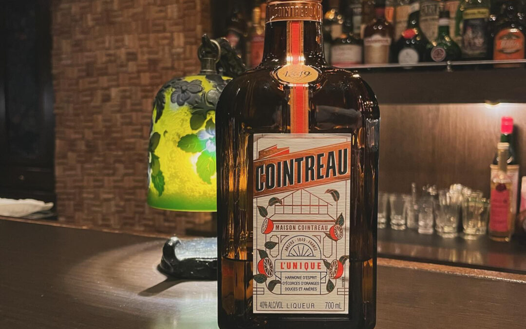 《コアントロー》