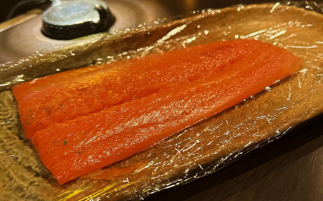 花粉にも春一番にも負けず、燻製試作中です