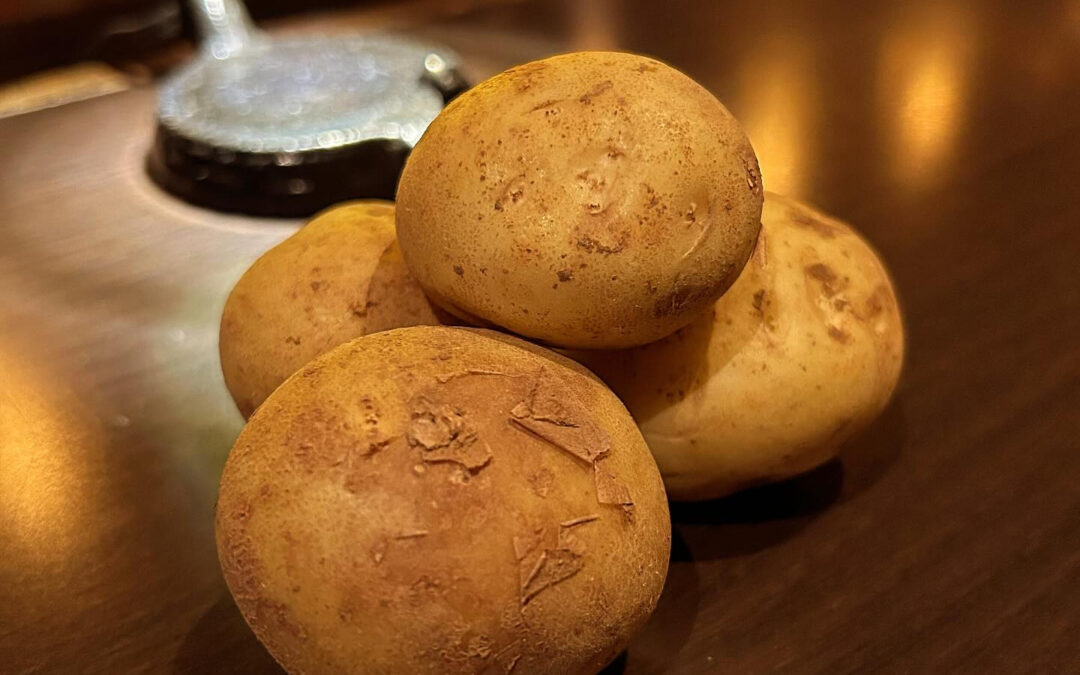 新じゃがいもの季節ということで、ポテトサラダをつくりました