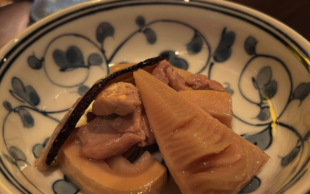 お客様からまた立派な筍を頂きましたので、今回はシンプルな煮物