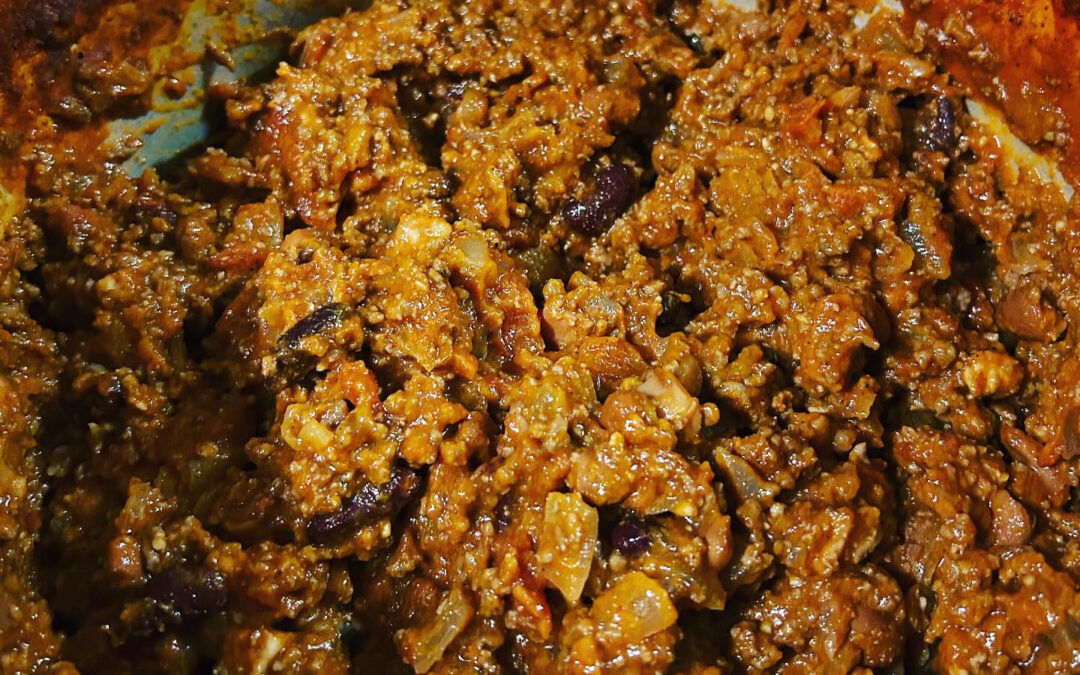 本日は、《チリコンカン》の仕込み