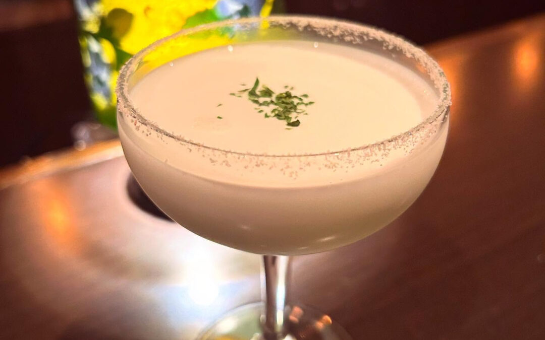 《アスパラの冷製ポタージュカクテル》、ご好評頂いております