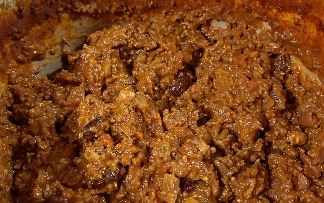 人気の《チリコンカン》、仕込みました