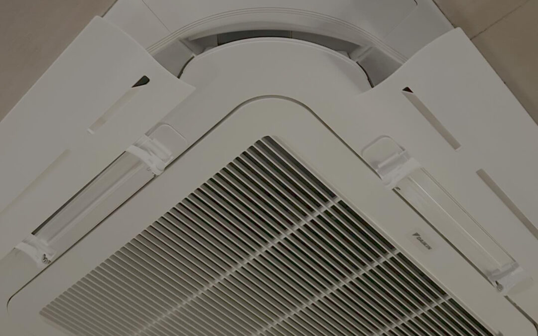 店内エアコン、無事直りました