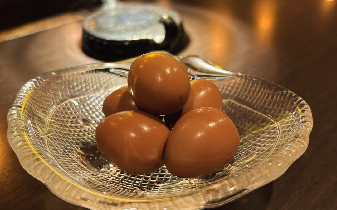 《うずらの卵の燻製》
